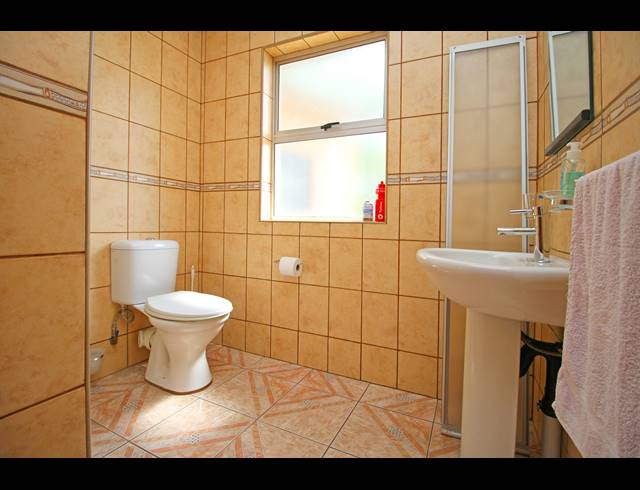 5 BEDROOM HOUSE FOR SALE IN BLOUBOSRAND